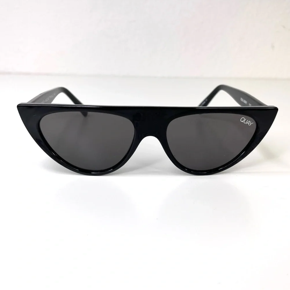 QUAY AUSTRALIA Run Away NEW Black Cat Eye Sunglasses NEW